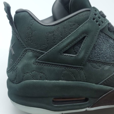 KAWS x Air Jordan 4 Retro 'Black' KAWS x Air Jordan 4 Retro 'Black'